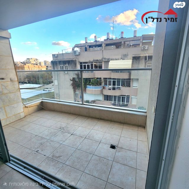 מודעת נכס, אחד במאי 58, חולון