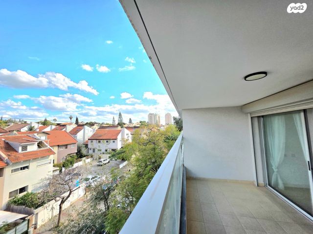 הרצליה הצעירה