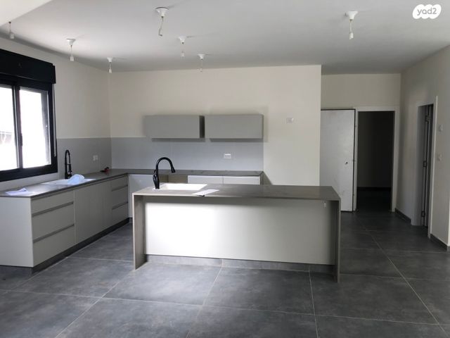 יואל הנביא 6