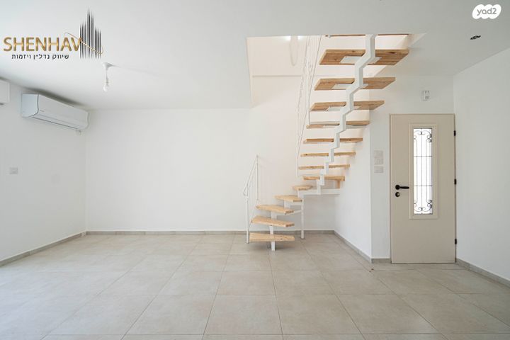 מודעת נכס, קדימה צורן