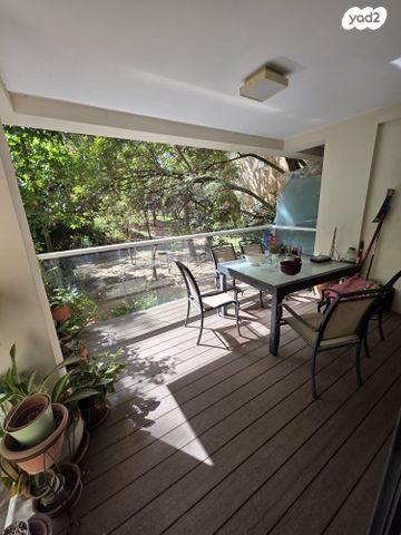 יחיאל דב דרזנר 