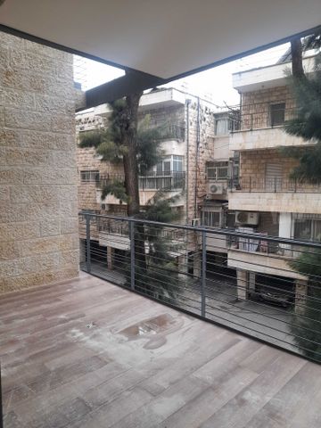 דירה להשכרה בירושלים (תיווך) — 2