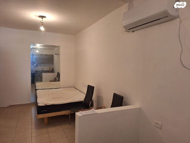 מודעת נכס, יחזקאל רבינזון, פתח תקווה