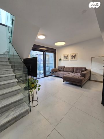 מודעת נכס, מרדכי אנילביץ' 7, רעננה