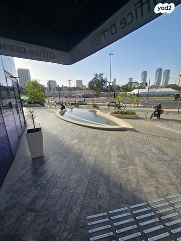 דרך מנחם בגין 158