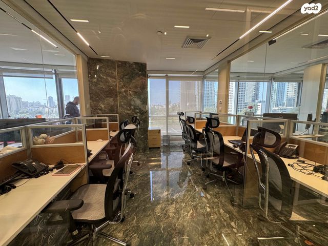 דרך מנחם בגין 7