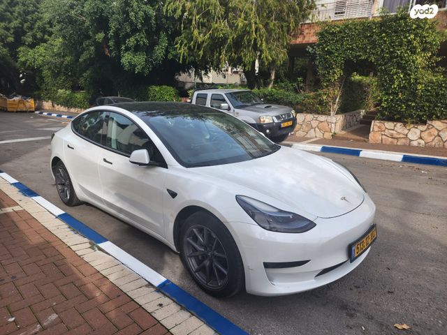 מודעת רכב טסלה מודל 3