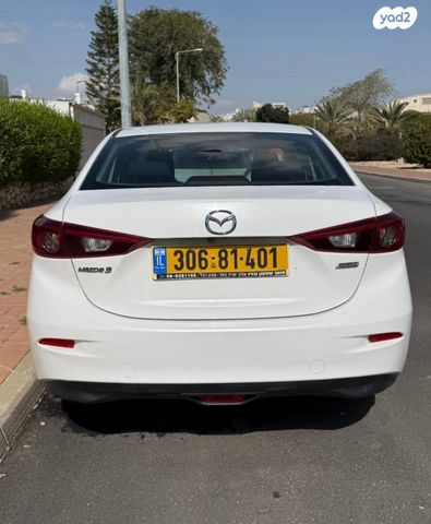 מודעת רכב מאזדה 3