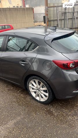 מודעת רכב מאזדה 3