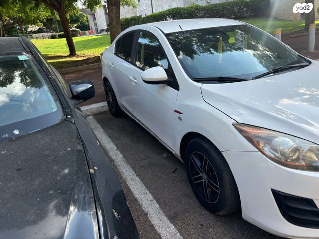 מודעת רכב מאזדה 3