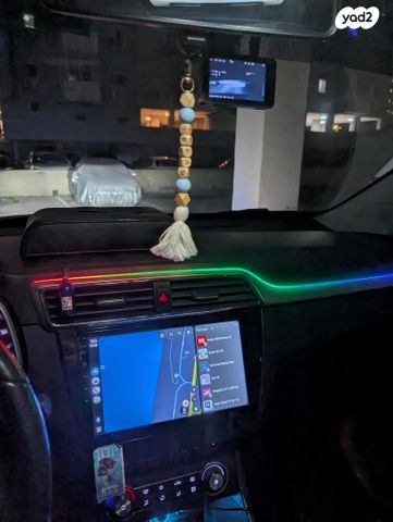 מודעת רכב אם ג'י ZS