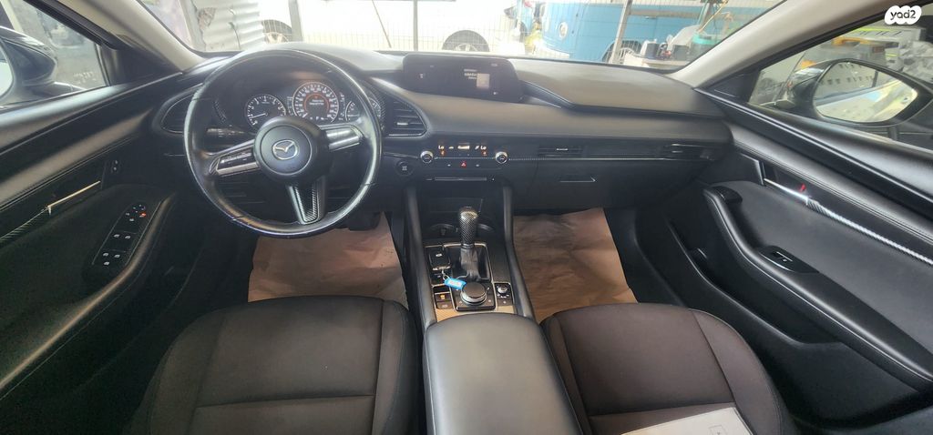 מודעת רכב מאזדה 3