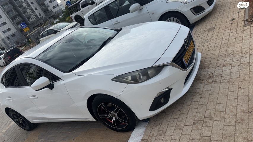 מודעת רכב מאזדה 3