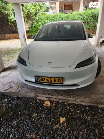 מודעת רכב טסלה מודל 3