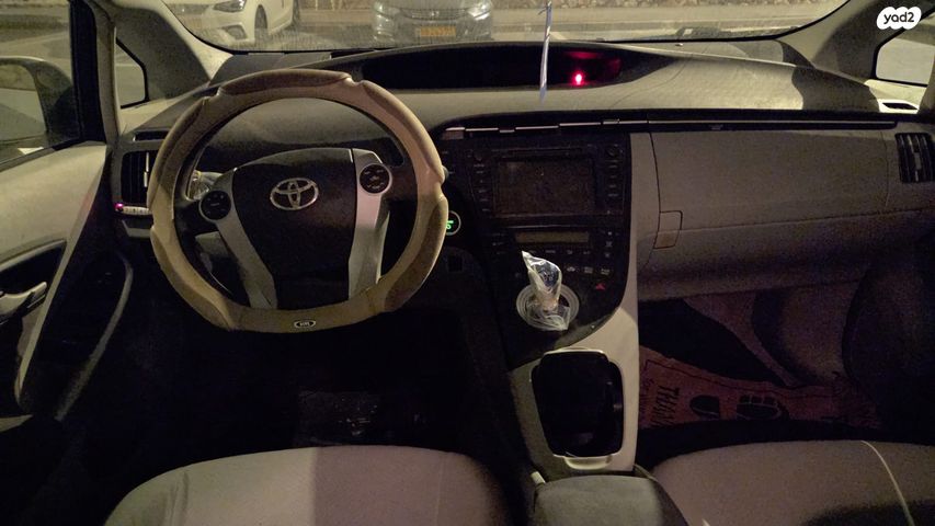 מודעת רכב טויוטה פריוס