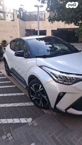 מודעת רכב טויוטה C-HR
