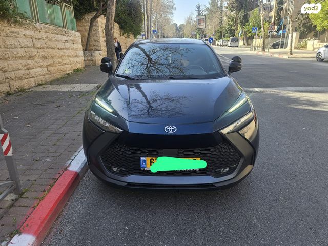 מודעת רכב טויוטה C-HR