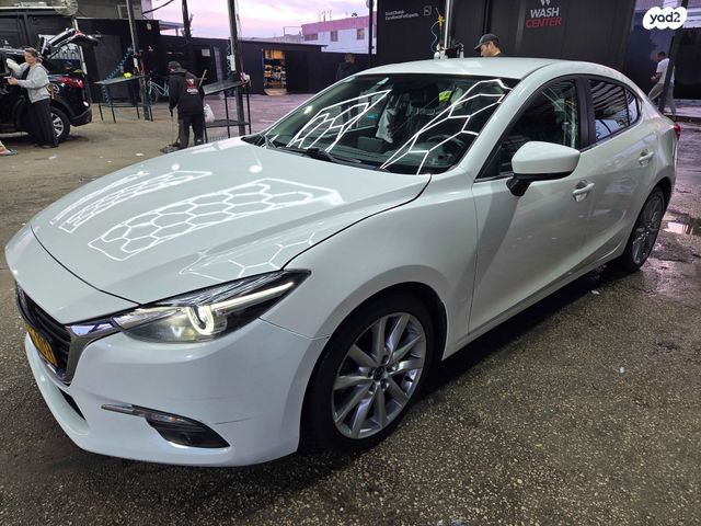 מודעת רכב מאזדה 3