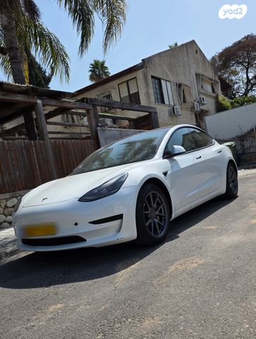 מודעת רכב טסלה מודל 3