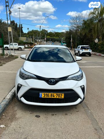 מודעת רכב טויוטה C-HR