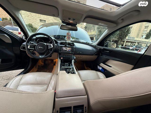 מודעת רכב יגואר XE