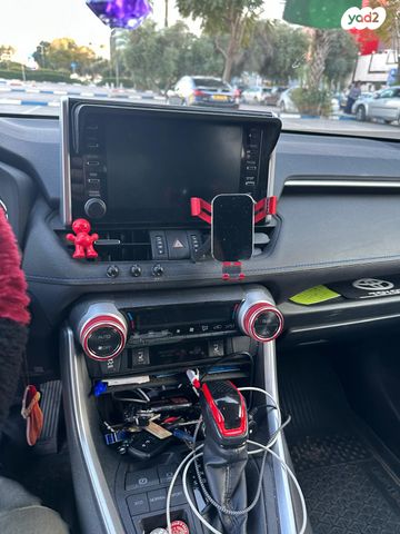 מודעת רכב טויוטה RAV4