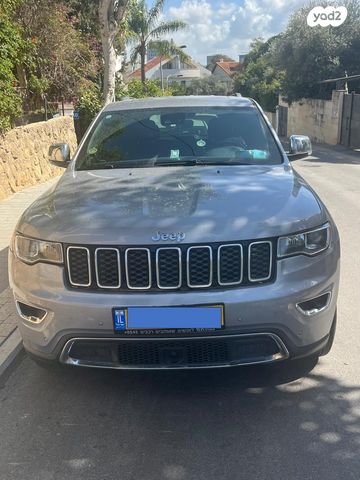 מודעת רכב ג'יפ גרנד צ'ירוקי