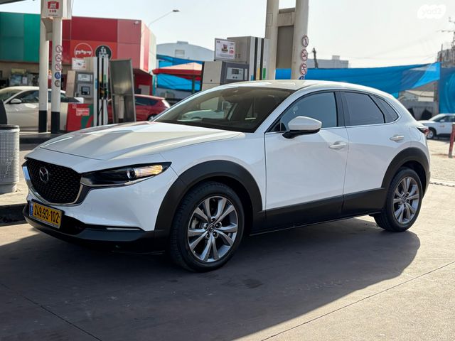 מודעת רכב מאזדה CX-30