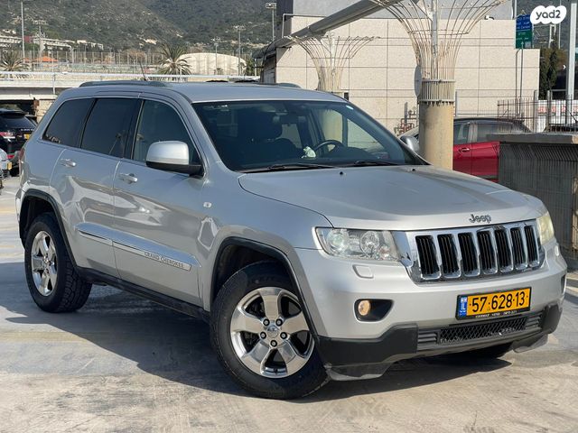 מודעת רכב ג'יפ גרנד צ'ירוקי
