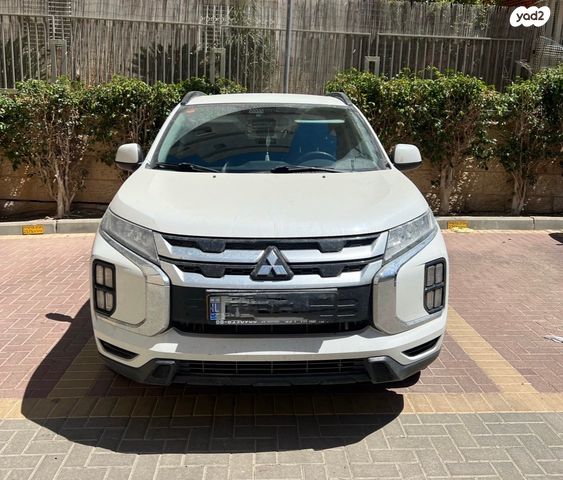 מודעת רכב מיצובישי ASX