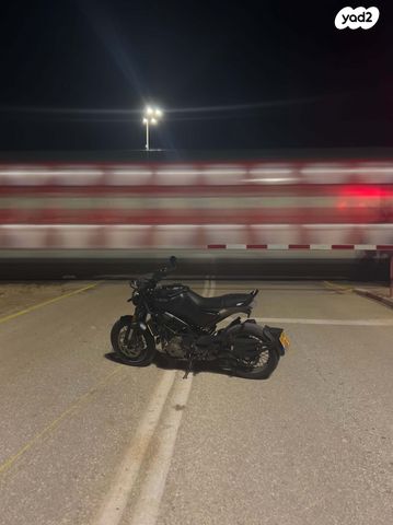 מודעת רכב הוסקוורנה SVARTPILEN 401