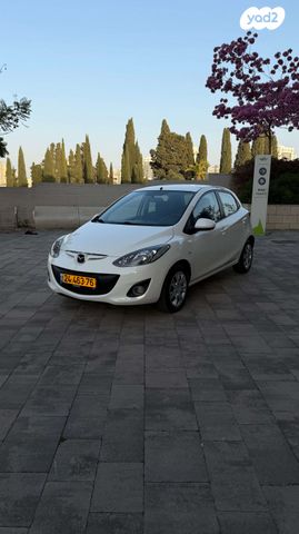 מודעת רכב מאזדה 2