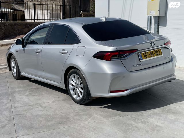 מודעת רכב טויוטה קורולה 1