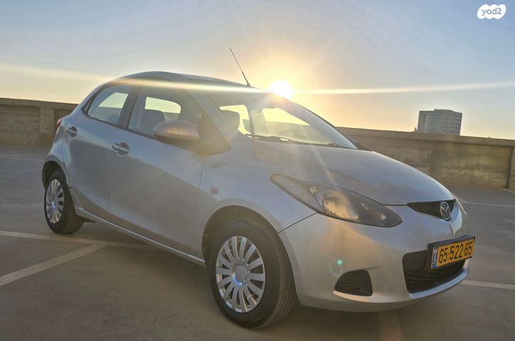 מודעת רכב מאזדה 2