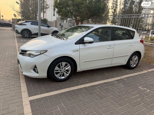 מודעת רכב טויוטה אוריס