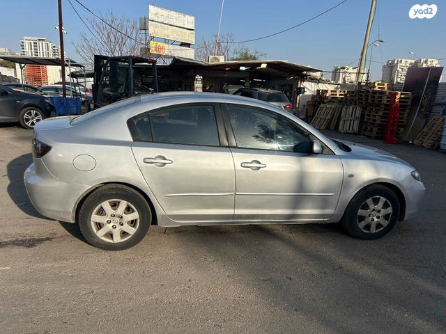 מודעת רכב מאזדה 3