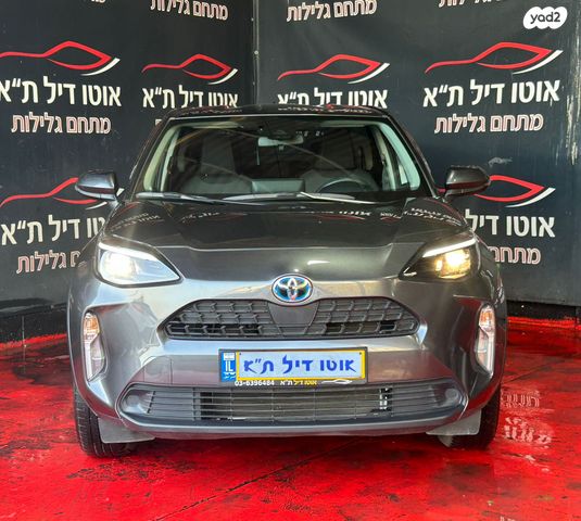 מודעת רכב טויוטה יאריס קרוס