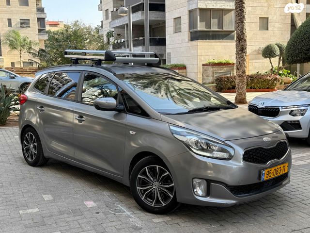 מודעת רכב קיה קארנס