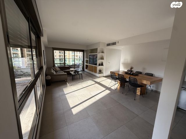 יצחק רבין 37