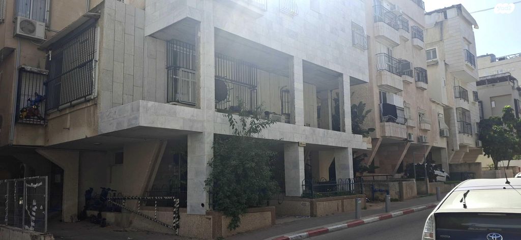 הרב עוזיאל 49