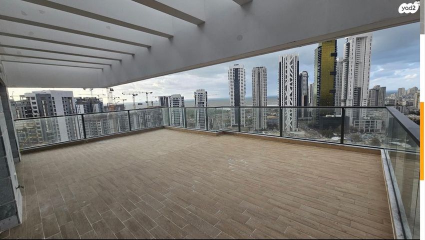 אהוד מנור 32