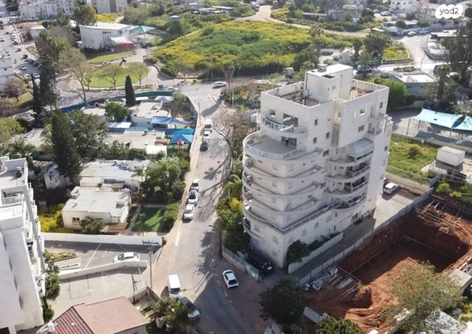 אבא הלל סילבר 16