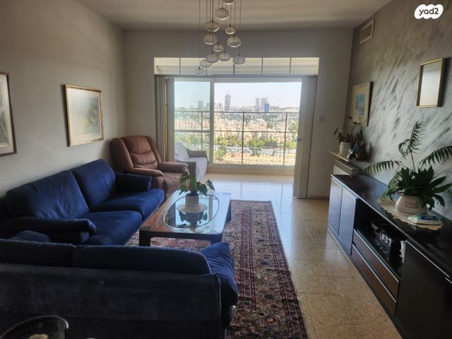 הרב עוזיאל 41