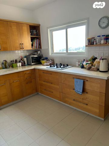 הנשיא הראשון 40