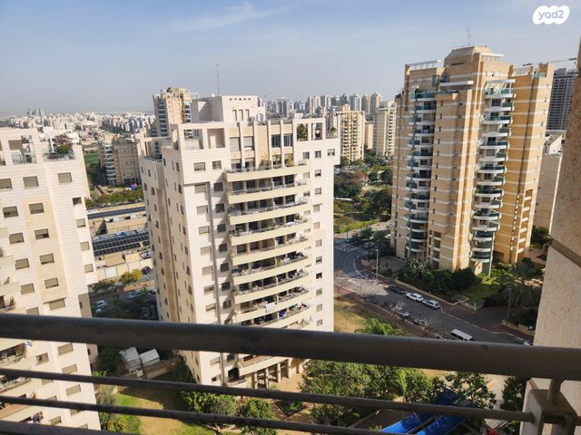 מרדכי גור 11