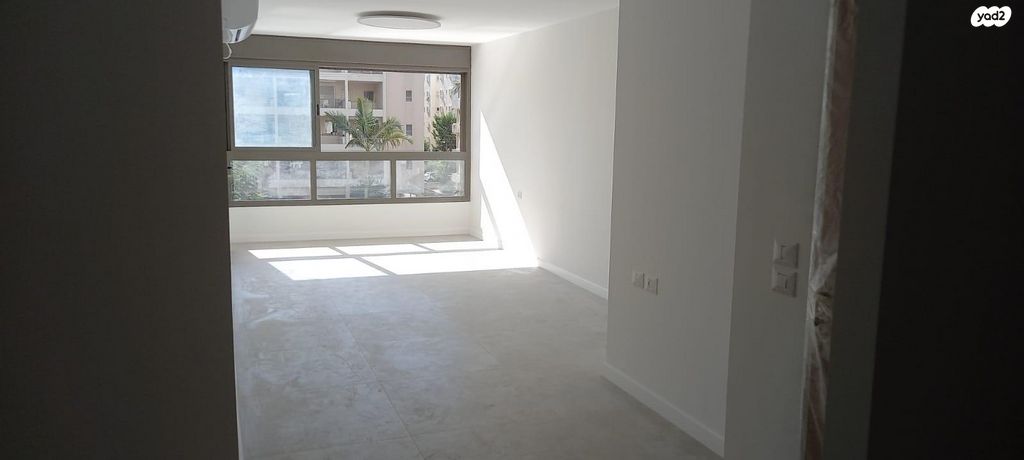 קרן היסוד 11