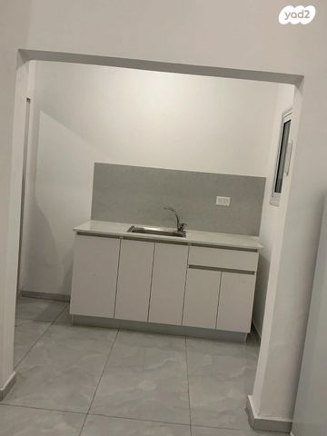 אברהם שפירא 16