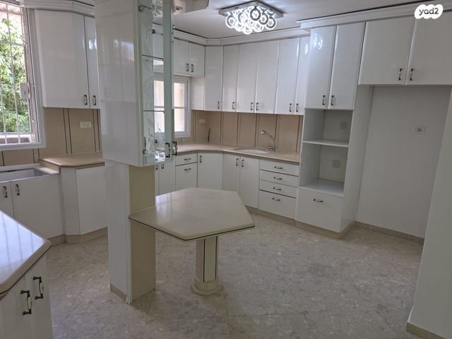 יהושע רבינוביץ 26