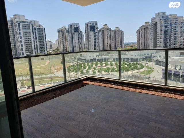 אריק לביא 18