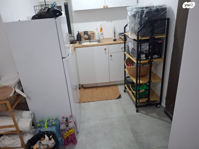 קיבוץ גלויות 27